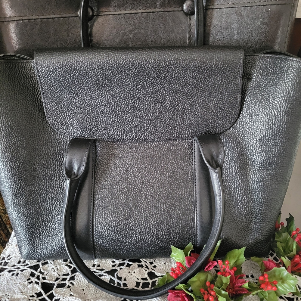 Cuyana Black Leather Tote Bag